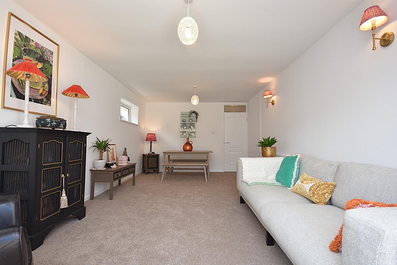 40 Bassett Road, Sully, CF64 5HS